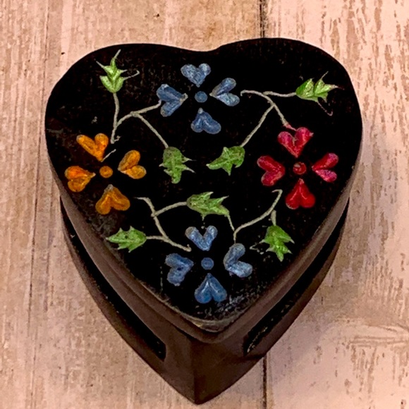 ♥️Soapstone Floral Heart Incense Holder - Picture 2 of 3